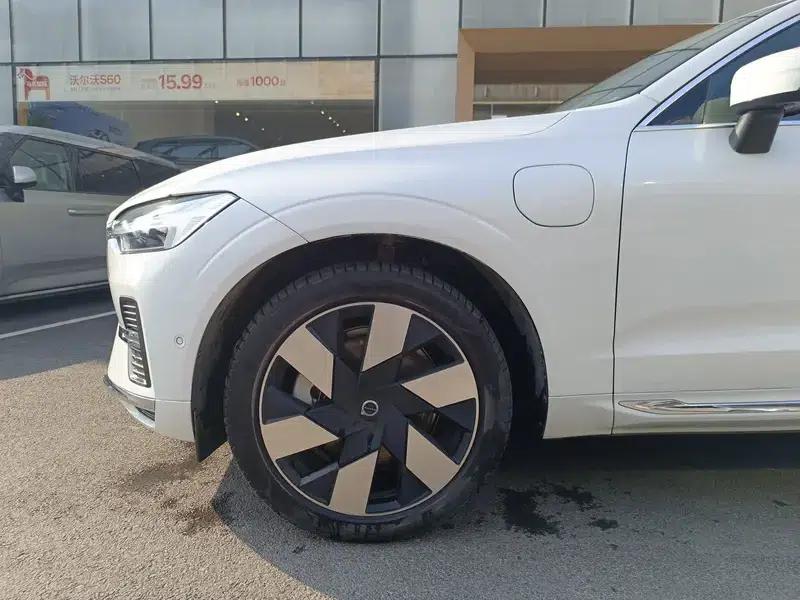 2025 Volvo XC60 PHEV T8 AWD Long Range Smart Luxury Edition — миниатюра 9