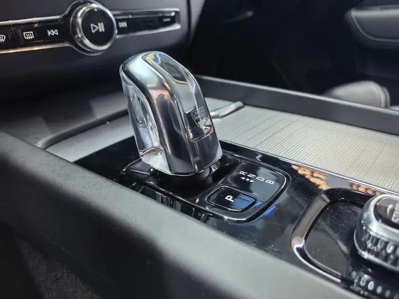 Volvo XC60 PHEV 2020 Facelift T8 E-Drive Hybrid Smart Sport Edition — миниатюра 11
