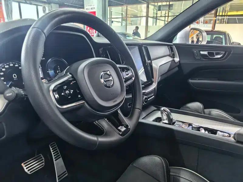 Volvo XC60 PHEV 2020 Facelift T8 E-Drive Hybrid Smart Sport Edition — миниатюра 12