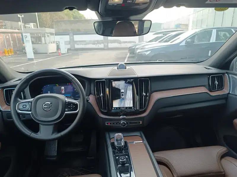 2024 Volvo XC60 PHEV T8 AWD Long Range Smart Luxury Edition — миниатюра 16