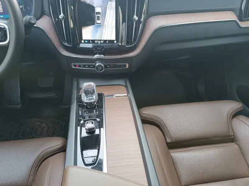 2024 Volvo XC60 PHEV T8 AWD Long Range Smart Luxury Edition — миниатюра 18