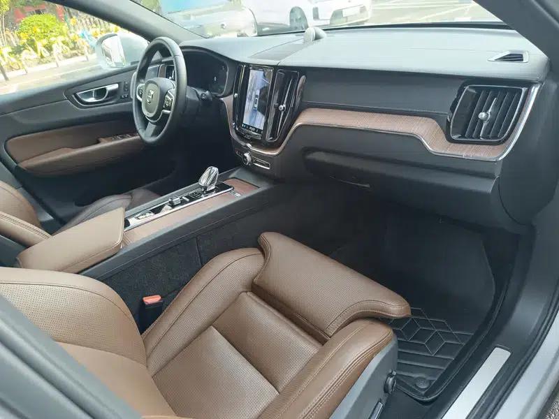 2024 Volvo XC60 PHEV T8 AWD Long Range Smart Luxury Edition — миниатюра 19