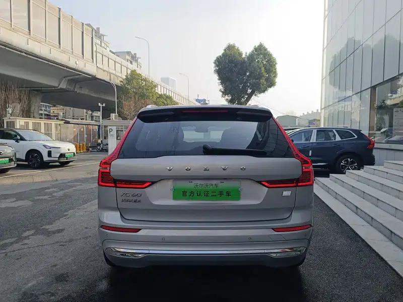 2024 Volvo XC60 PHEV T8 AWD Long Range Smart Luxury Edition — миниатюра 6