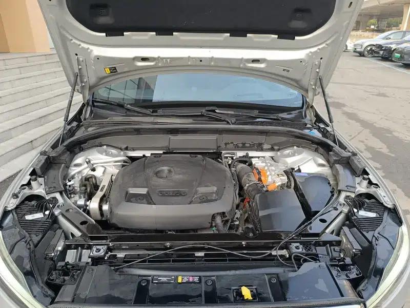 2024 Volvo XC60 PHEV T8 AWD Long Range Smart Luxury Edition — миниатюра 8