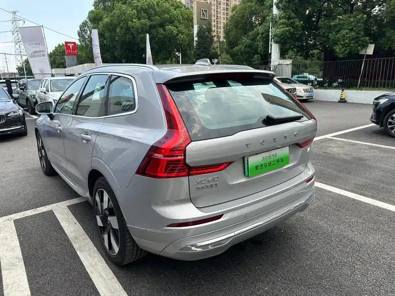 2024 Volvo XC60 PHEV T8 AWD Long Range Smart Luxury Edition — миниатюра 4