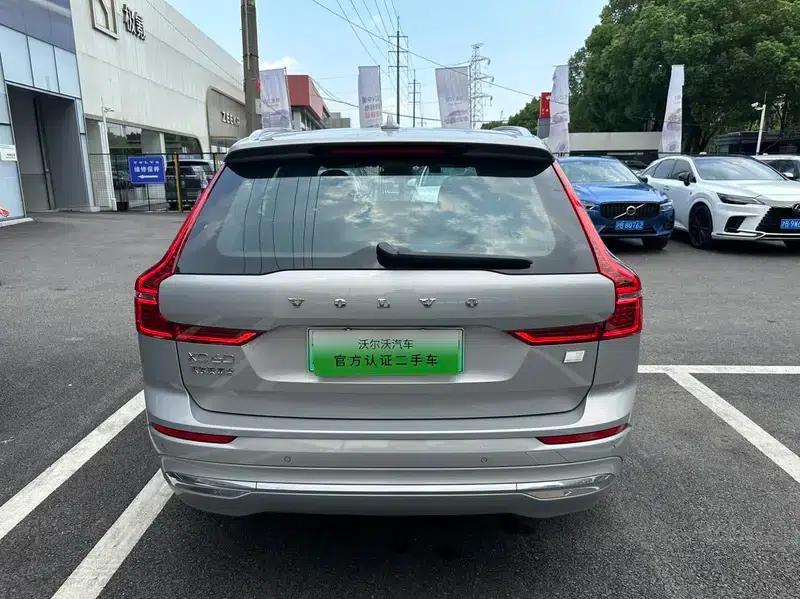 2024 Volvo XC60 PHEV T8 AWD Long Range Smart Luxury Edition — миниатюра 5