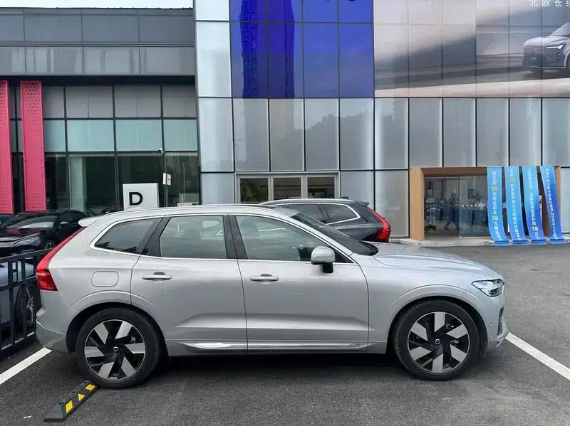 2024 Volvo XC60 PHEV T8 AWD Long Range Smart Luxury Edition — миниатюра 7