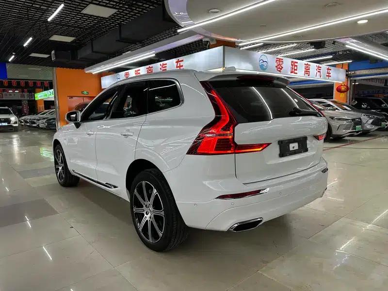 2021 Volvo XC60 PHEV T8 E-Drive Hybrid Smart Luxury Edition — миниатюра 4