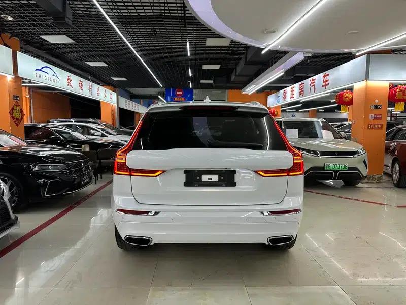 2021 Volvo XC60 PHEV T8 E-Drive Hybrid Smart Luxury Edition — миниатюра 5