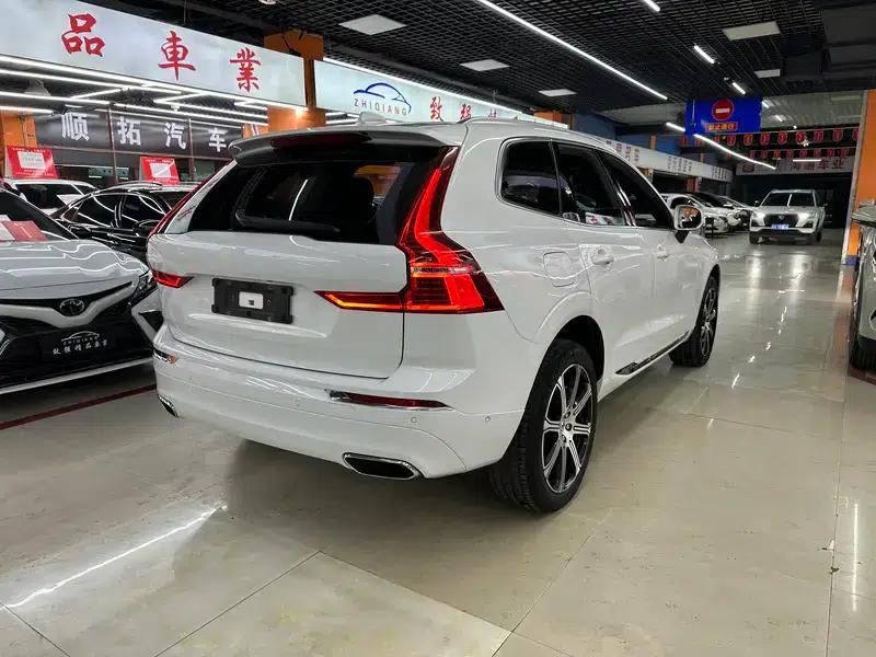 2021 Volvo XC60 PHEV T8 E-Drive Hybrid Smart Luxury Edition — миниатюра 6