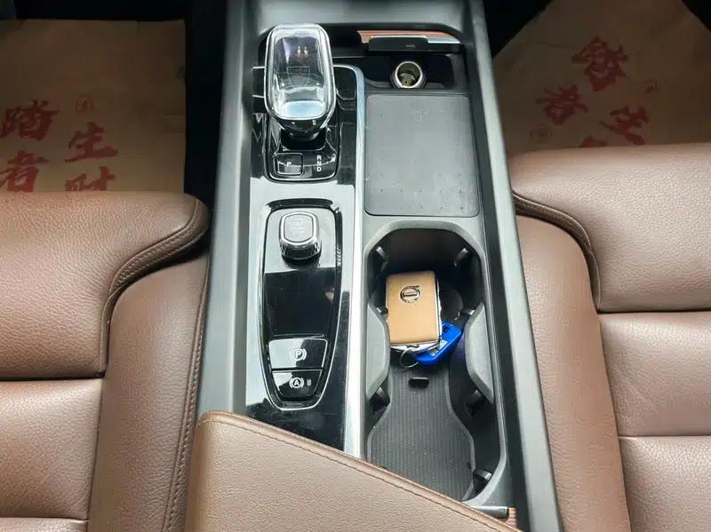 2024 Volvo XC60 PHEV T8 AWD Long Range Smart Luxury Edition — миниатюра 12