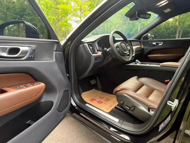 2024 Volvo XC60 PHEV T8 AWD Long Range Smart Luxury Edition — миниатюра 13