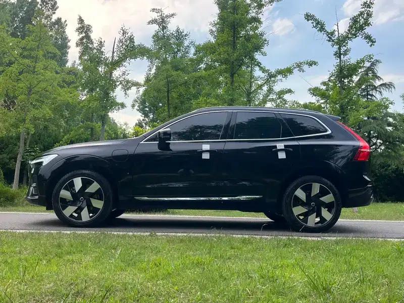 2024 Volvo XC60 PHEV T8 AWD Long Range Smart Luxury Edition — миниатюра 3