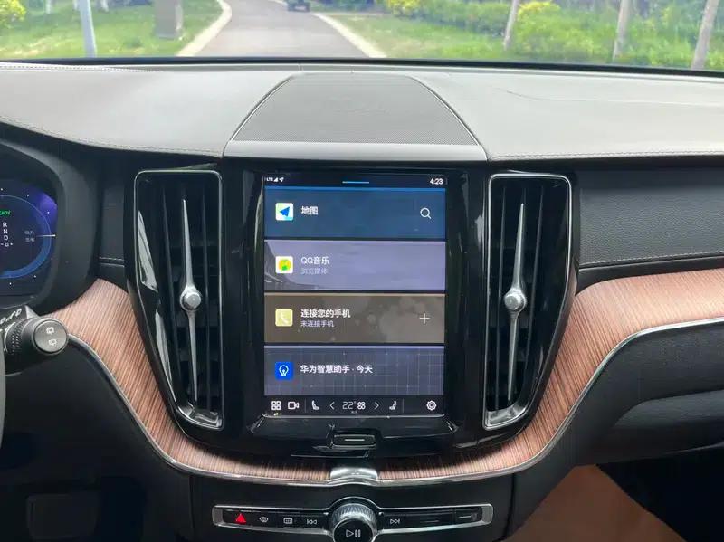 2024 Volvo XC60 PHEV T8 AWD Long Range Smart Luxury Edition — миниатюра 9
