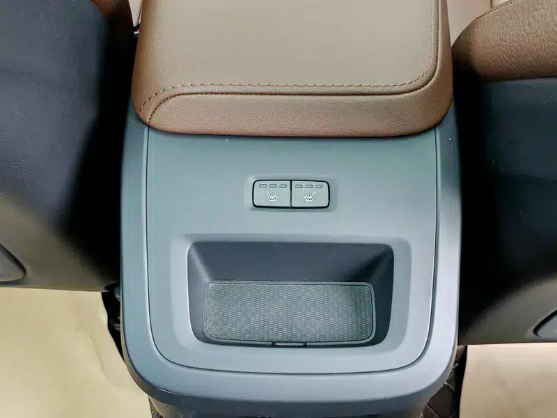 2024 Volvo XC60 PHEV T8 AWD Long Range Smart Luxury Edition — миниатюра 11