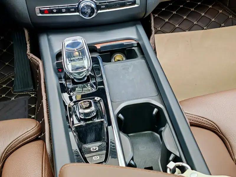 2024 Volvo XC60 PHEV T8 AWD Long Range Smart Luxury Edition — миниатюра 13