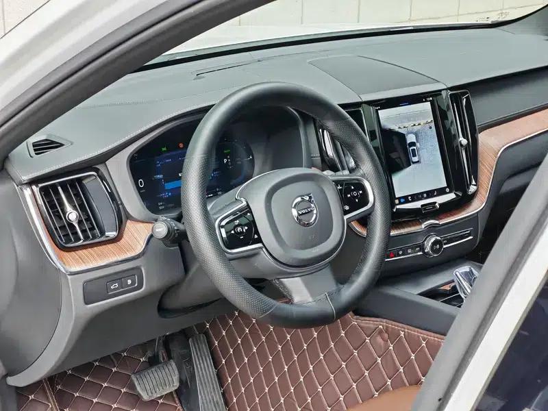 2024 Volvo XC60 PHEV T8 AWD Long Range Smart Luxury Edition — миниатюра 14