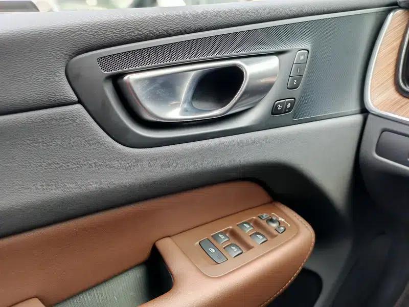 2024 Volvo XC60 PHEV T8 AWD Long Range Smart Luxury Edition — миниатюра 19