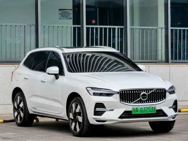 2024 Volvo XC60 PHEV T8 AWD Long Range Smart Luxury Edition — миниатюра 3