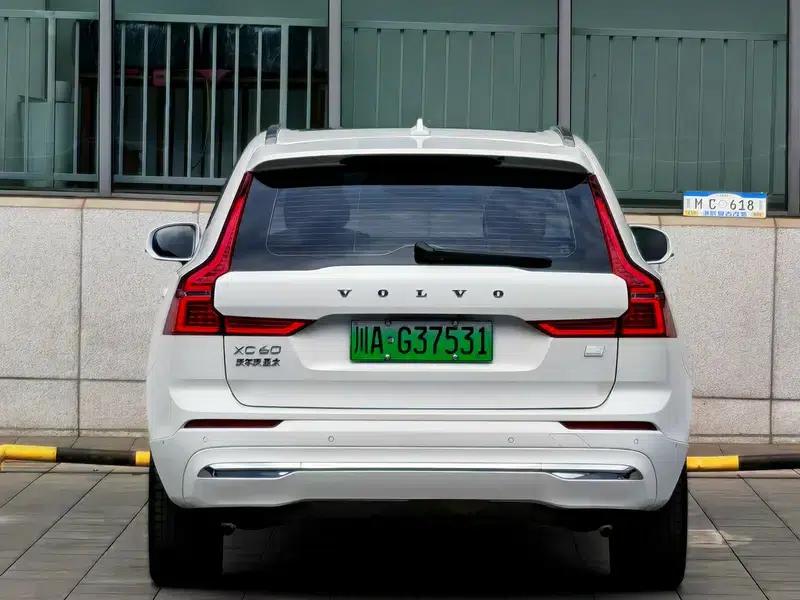 2024 Volvo XC60 PHEV T8 AWD Long Range Smart Luxury Edition — миниатюра 5