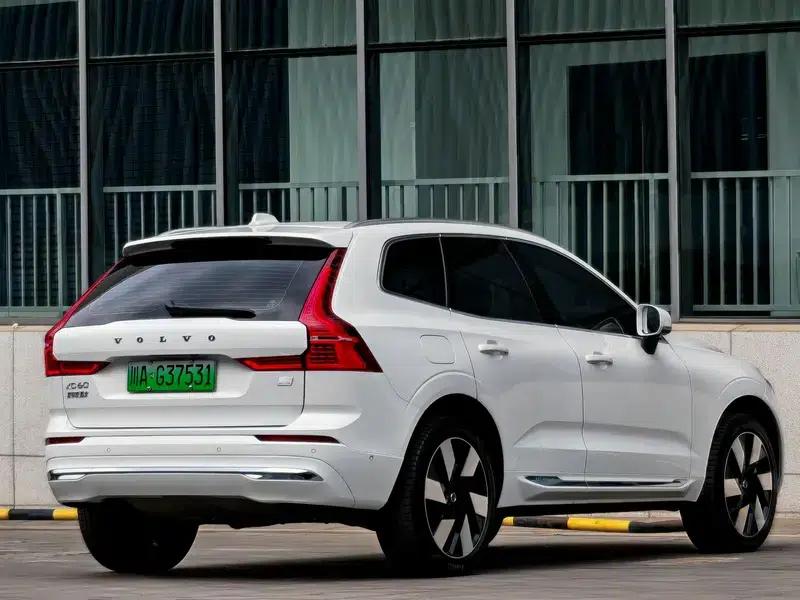 2024 Volvo XC60 PHEV T8 AWD Long Range Smart Luxury Edition — миниатюра 6