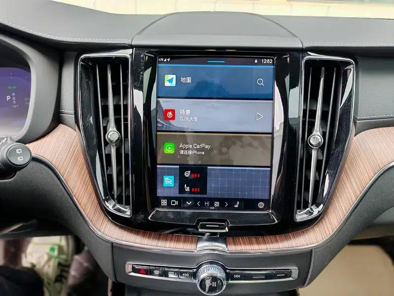 2024 Volvo XC60 PHEV T8 AWD Long Range Smart Luxury Edition — миниатюра 9