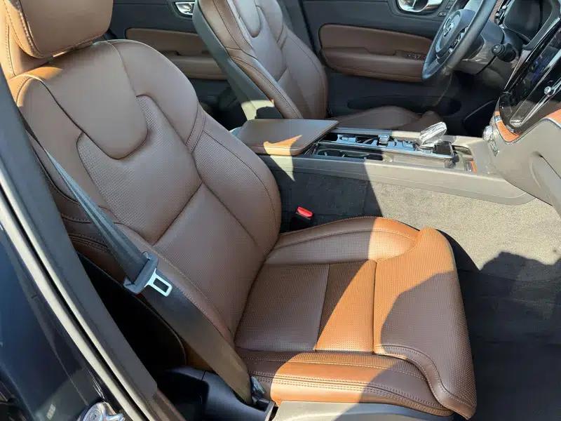 2025 Volvo XC60 PHEV T8 AWD Long Range Smart Luxury Edition — миниатюра 17