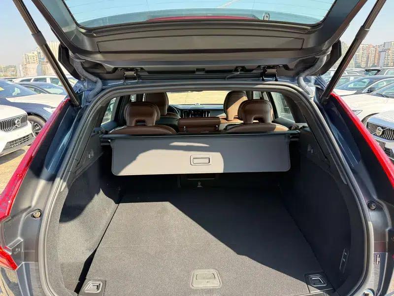 2025 Volvo XC60 PHEV T8 AWD Long Range Smart Luxury Edition — миниатюра 19