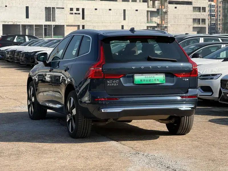 2025 Volvo XC60 PHEV T8 AWD Long Range Smart Luxury Edition — миниатюра 4