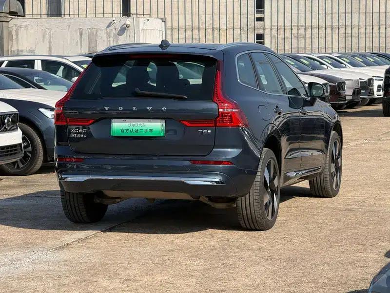 2025 Volvo XC60 PHEV T8 AWD Long Range Smart Luxury Edition — миниатюра 6