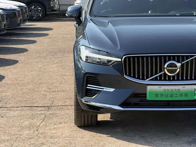 2025 Volvo XC60 PHEV T8 AWD Long Range Smart Luxury Edition — миниатюра 10