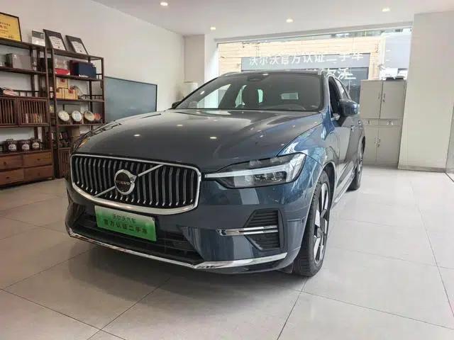 2025 Volvo XC60 PHEV T8 AWD Long Range Smart Luxury Edition