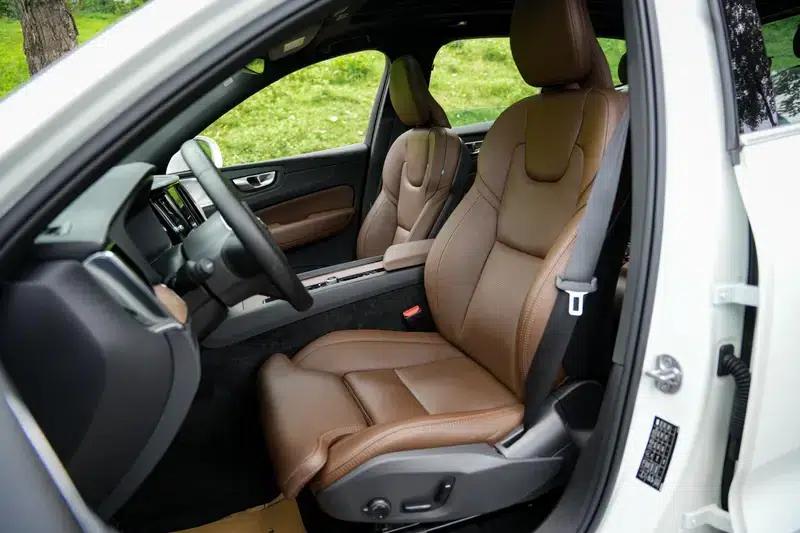 2024 Volvo XC60 PHEV T8 AWD Long Range Smart Luxury Edition — миниатюра 12