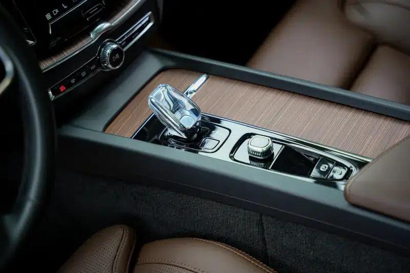 2024 Volvo XC60 PHEV T8 AWD Long Range Smart Luxury Edition — миниатюра 10