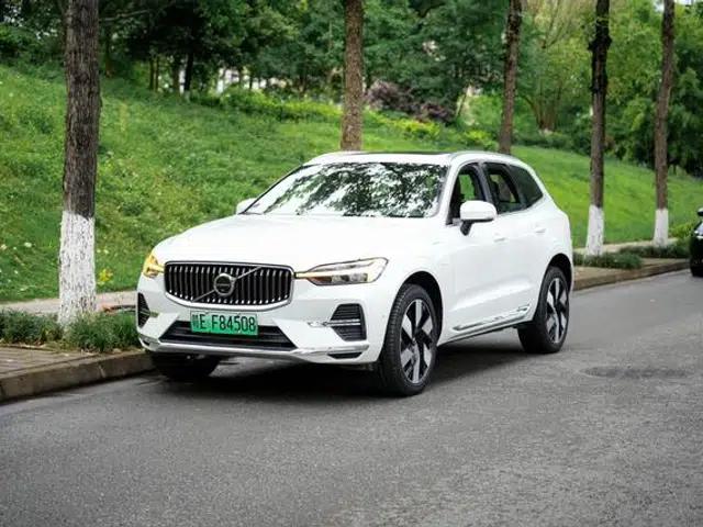 2024 Volvo XC60 PHEV T8 AWD Long Range Smart Luxury Edition