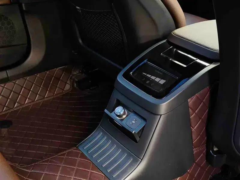 2021 Volvo S90 PHEV T8 E-Drive Hybrid Smart Luxury Edition — миниатюра 13
