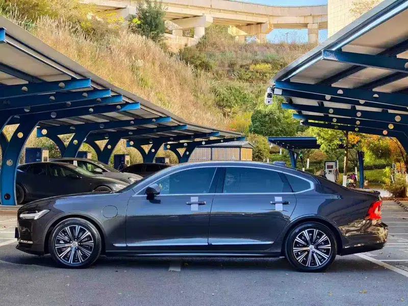 2021 Volvo S90 PHEV T8 E-Drive Hybrid Smart Luxury Edition — миниатюра 4