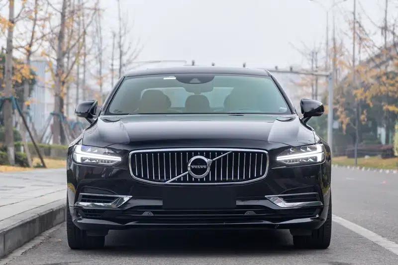 Volvo S90 PHEV 2020 2.0T T8 E-Drive Hybrid Smart Luxury Edition — миниатюра 2