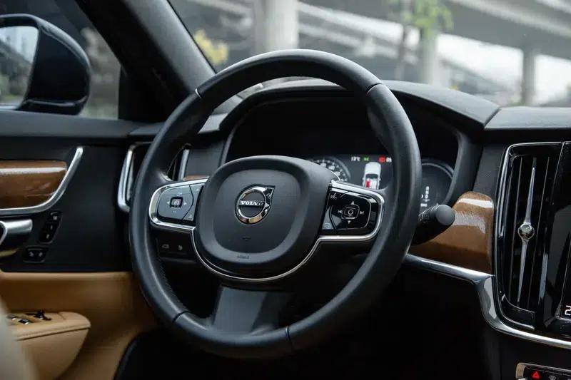 Volvo S90 PHEV 2020 2.0T T8 E-Drive Hybrid Smart Luxury Edition — миниатюра 11
