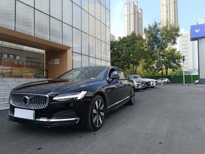 2025 Volvo S90 PHEV T8 AWD Long Range Smart Luxury Edition — миниатюра 1