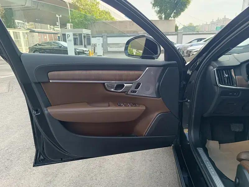 2025 Volvo S90 PHEV T8 AWD Long Range Smart Luxury Edition — миниатюра 18
