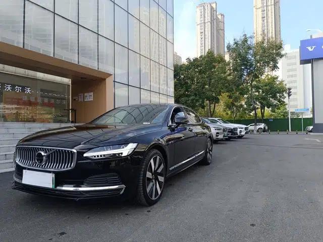 2025 Volvo S90 PHEV T8 AWD Long Range Smart Luxury Edition