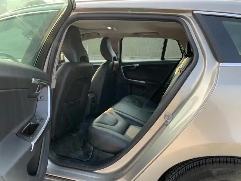 2015 Volvo V60 T5 Smart Edition — миниатюра 19