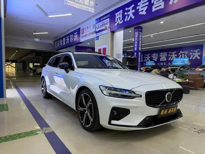 2024 Volvo V60 B5 Smart Sport Edition — миниатюра 3