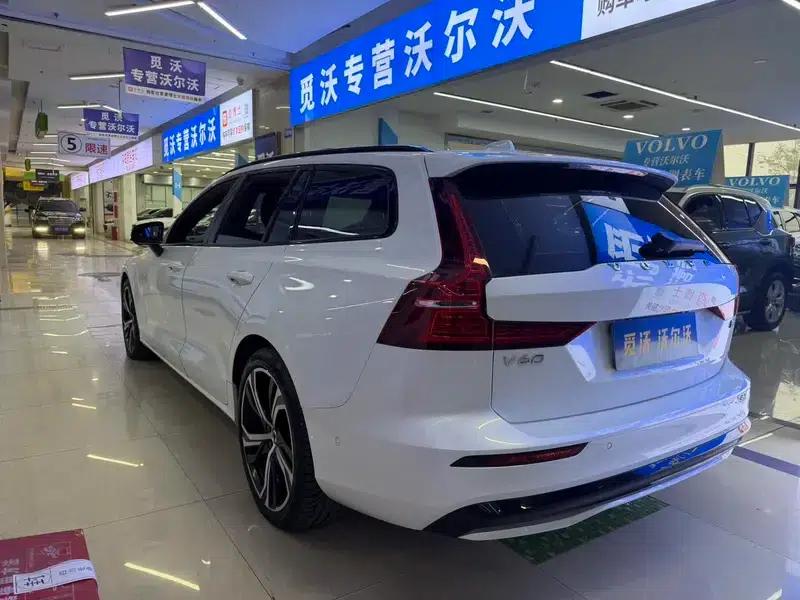 2024 Volvo V60 B5 Smart Sport Edition — миниатюра 4