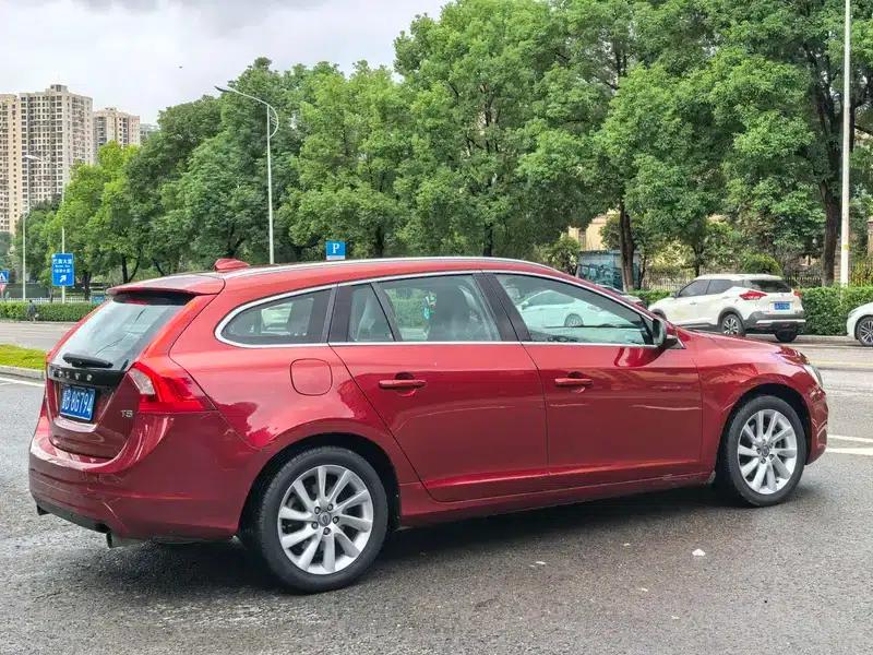 2013 Volvo V60 T5 Comfort Edition — миниатюра 4