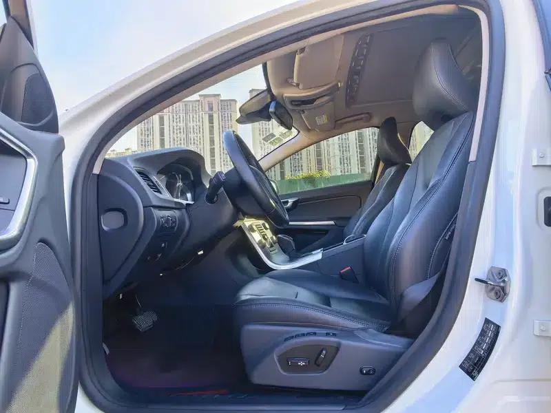 2017 Volvo V60 T4 Smart Edition (National V Emission Standard) — миниатюра 14