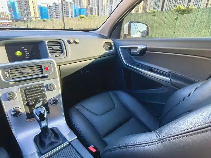 2017 Volvo V60 T4 Smart Edition (National V Emission Standard) — миниатюра 17