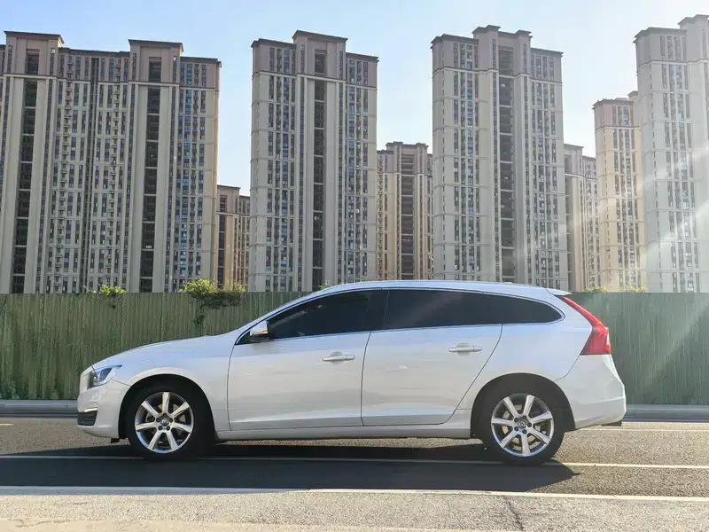 2017 Volvo V60 T4 Smart Edition (National V Emission Standard) — миниатюра 4