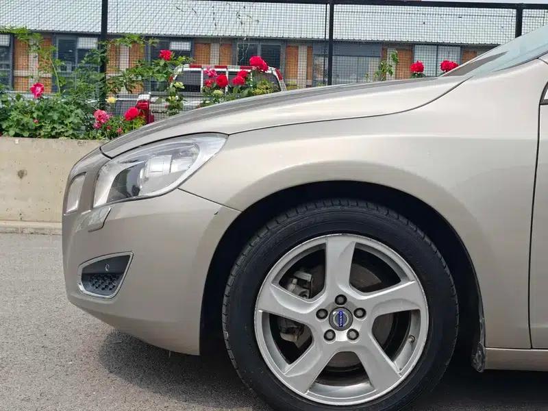 2013 Volvo V60 T5 Comfort Edition — миниатюра 11